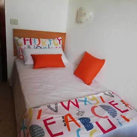 Ideally Located On Lejlighed
